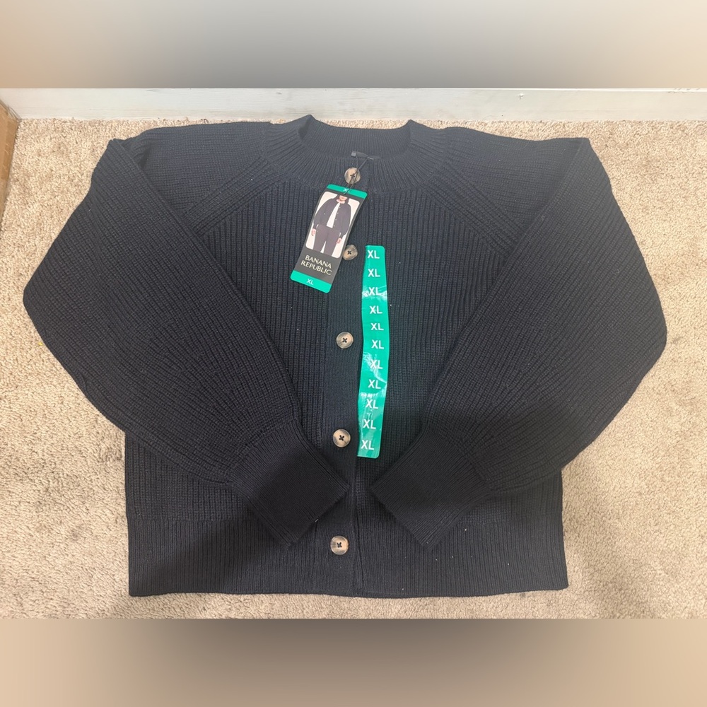 “New” Banana Republic Cardigan Sweater sizeM,XL